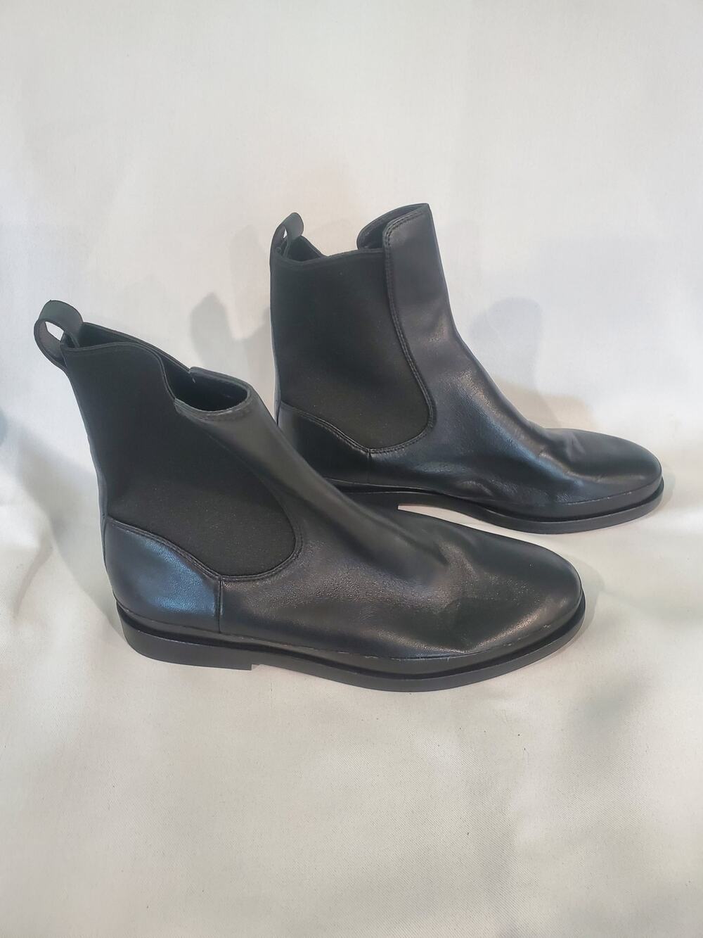Vince Women's Cecyl Stretch Booties size 8.s59